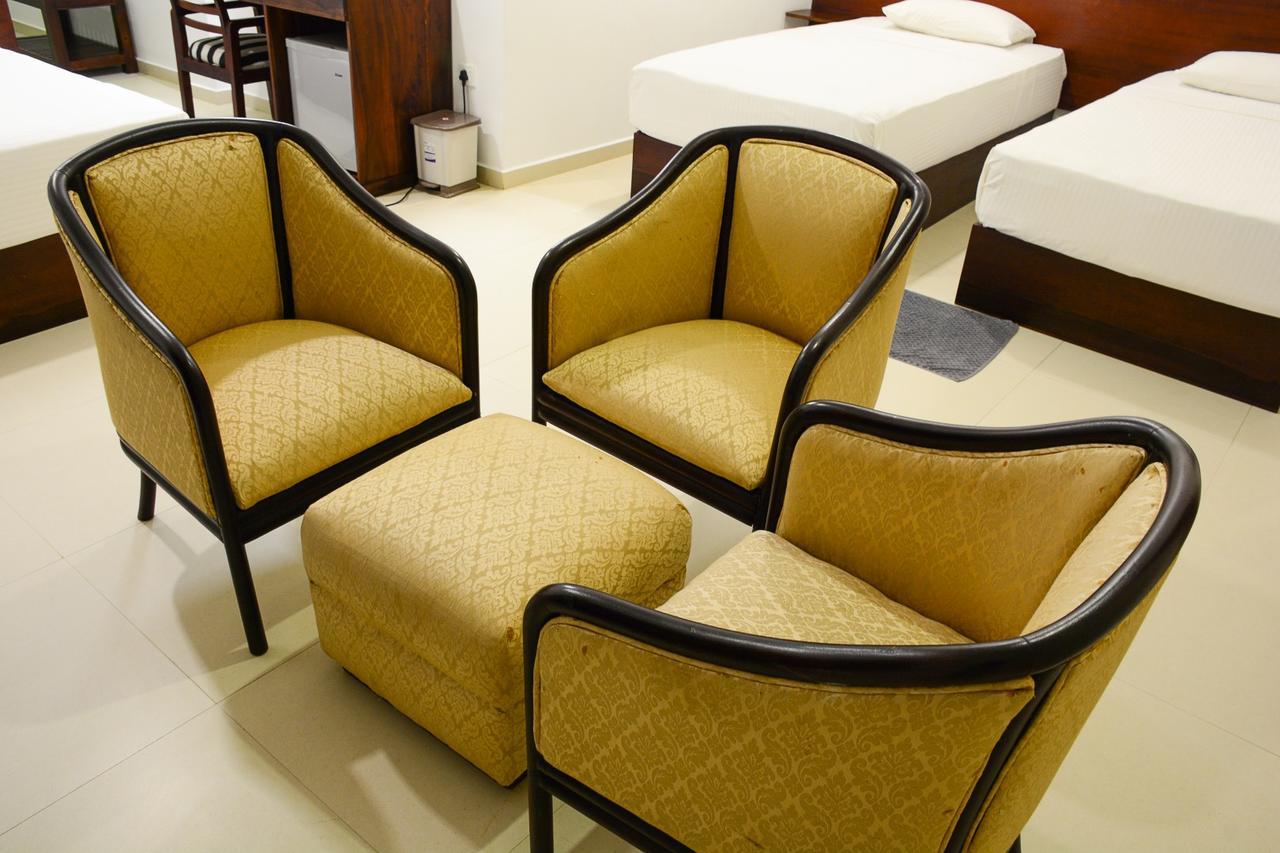 Ranmal Beach Hotel Hikkaduwa Zimmer foto